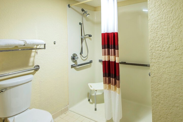 Room 14 of 25