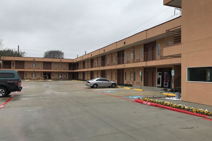 Hotel 2 of 33