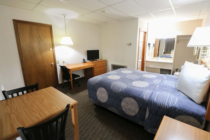 Bear Lodge Motel