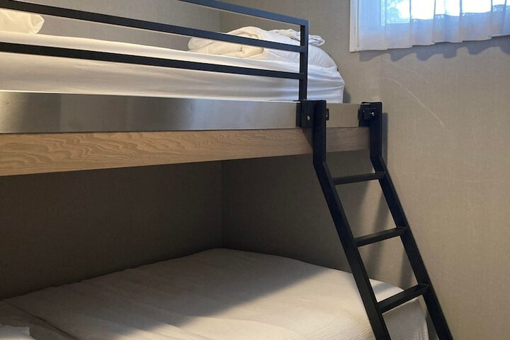 Room 116 of 191