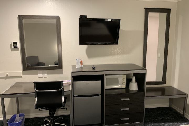 Room 21 of 32