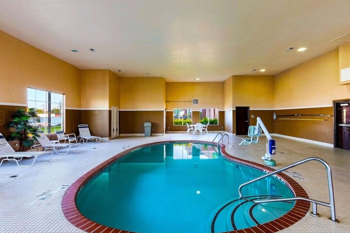 Pool 7 of 57