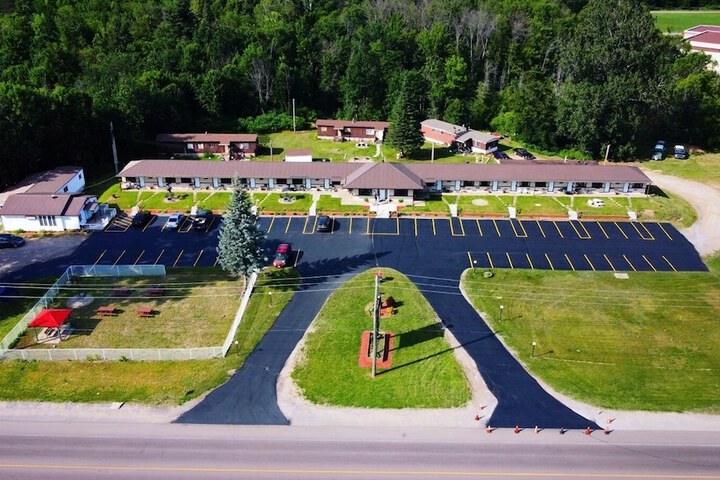 Hotel 5 of 72
