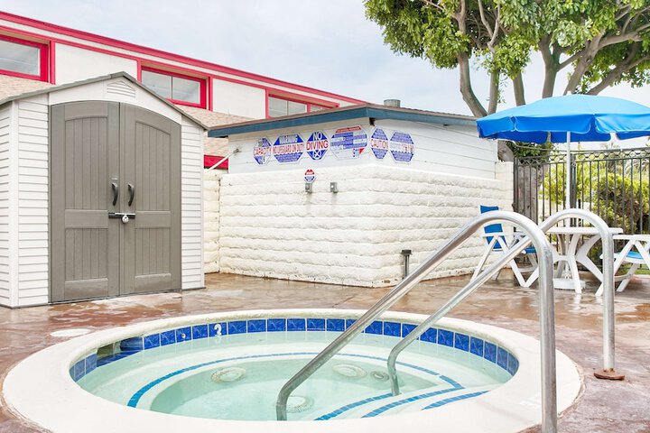 Pool 7 of 27