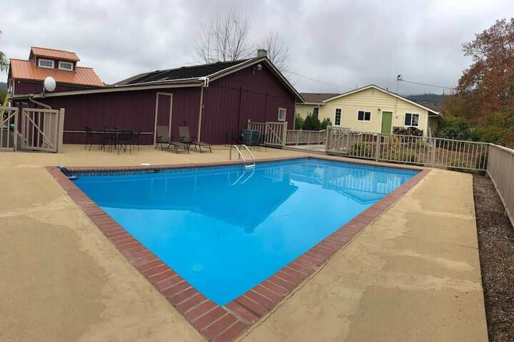 Pool 4 of 37