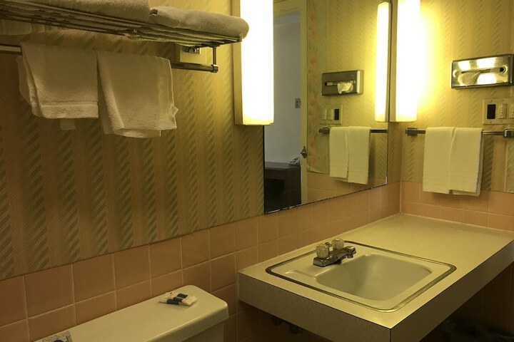 Room 22 of 38
