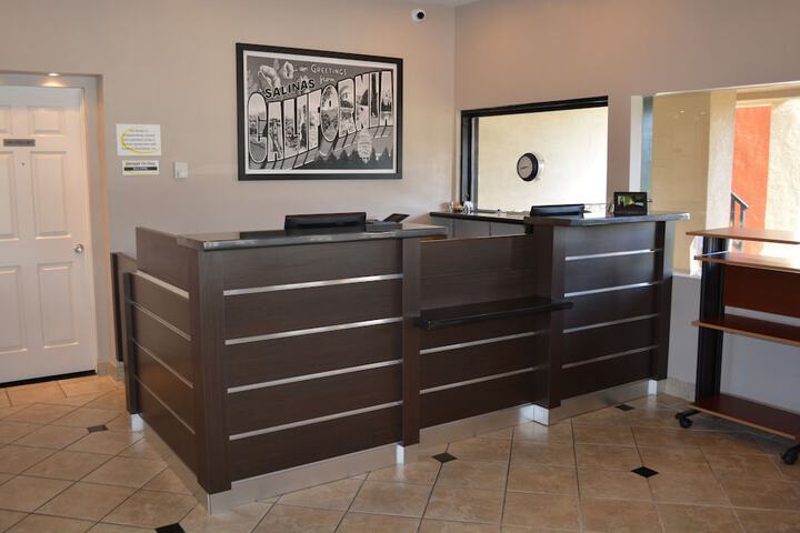 Super 8 by Wyndham Salinas