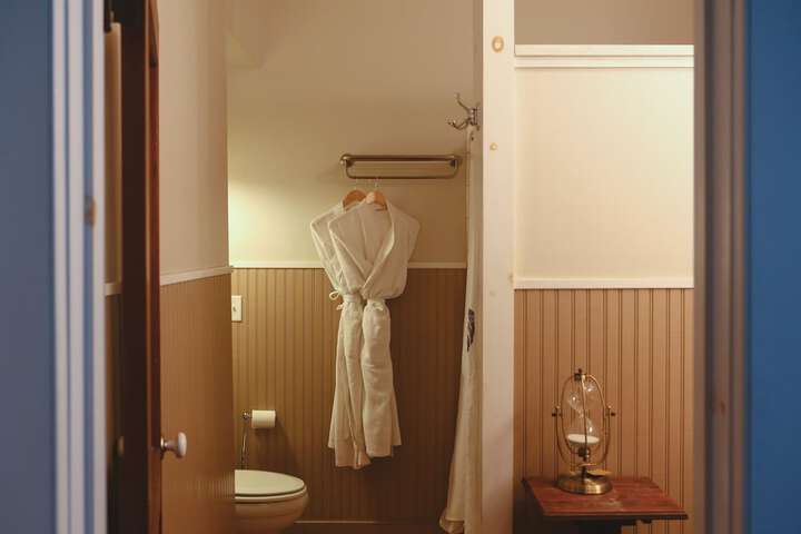 Room 27 of 52