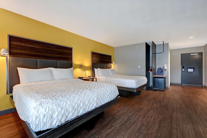 Room 32 of 35