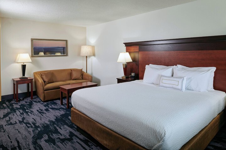 Fairfield Inn & Suites by Marriott Detroit Livonia