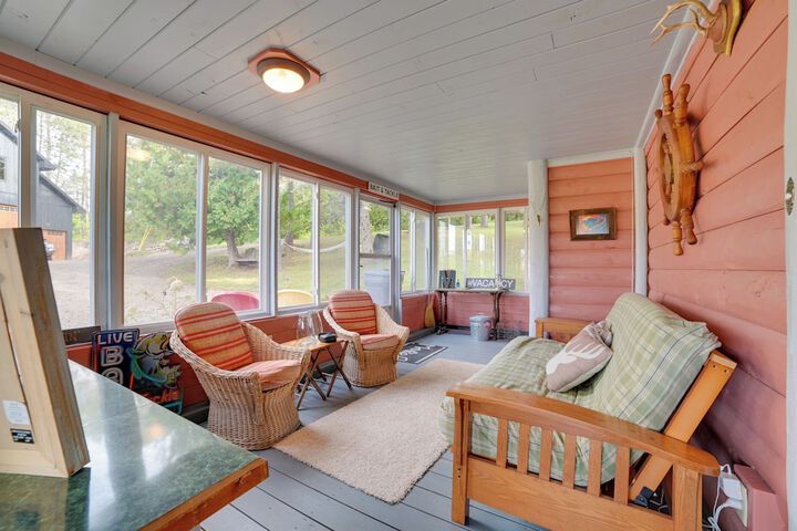 Riverfront Cheboygan Cabin w / Kayaks & Dock!