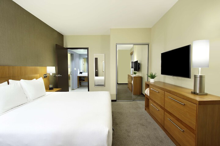 Room 18 of 50