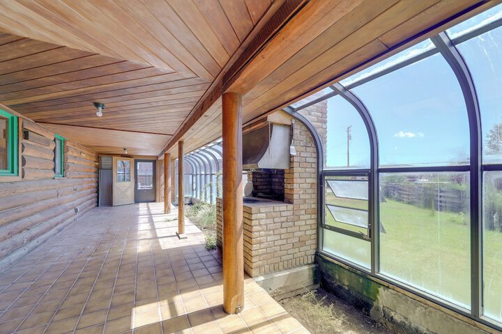Spacious Pinedale Home w / Mountain Range View