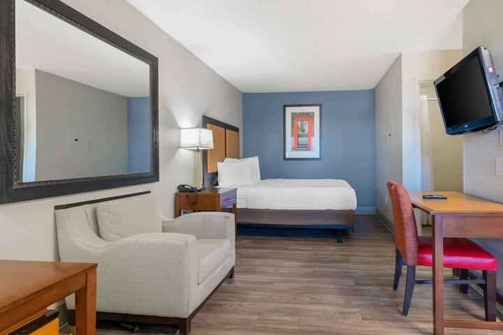 Room 13 of 34