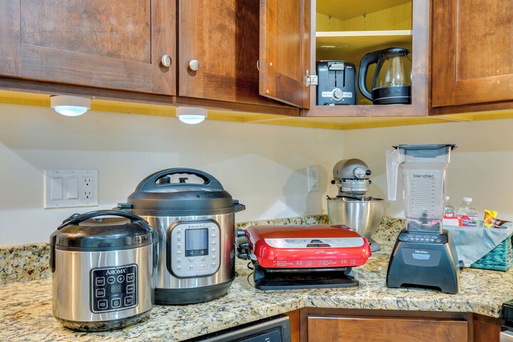 Modern Lehi Apartment: 2 Mi to Thanksgiving Point