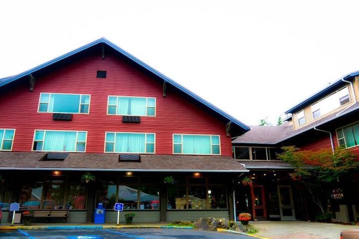 Cape Fox Lodge