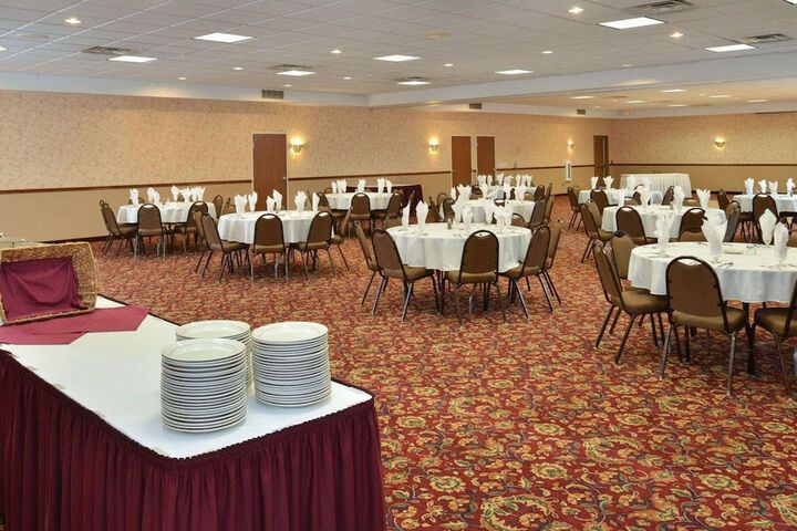 Quality Inn & Suites Fort Madison near Hwy 61