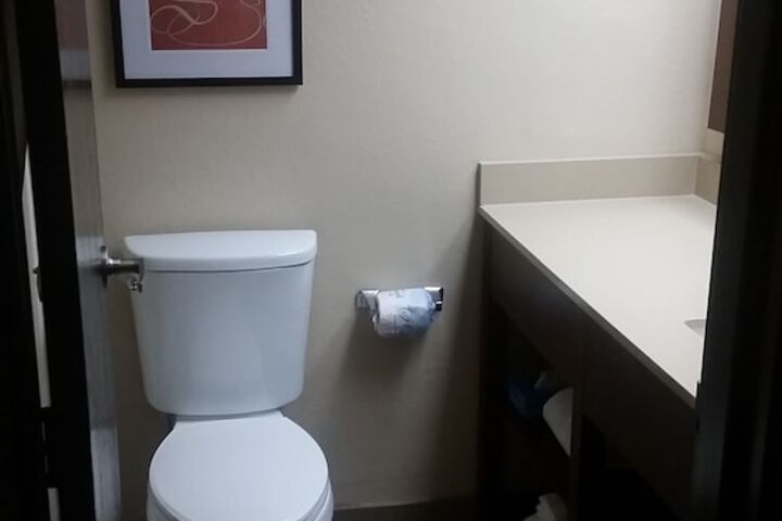 Room 26 of 38