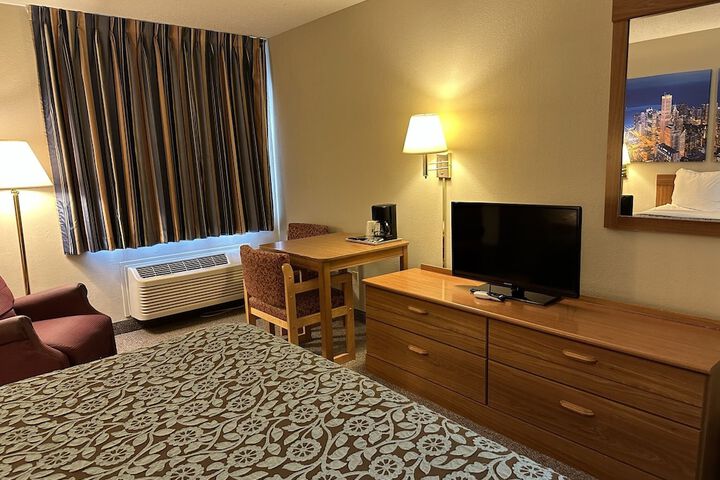 Room 31 of 33