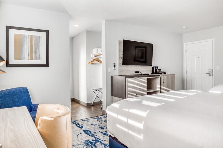 Room 18 of 37