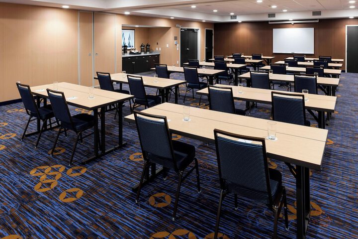 Courtyard by Marriott Houston North / Shenandoah