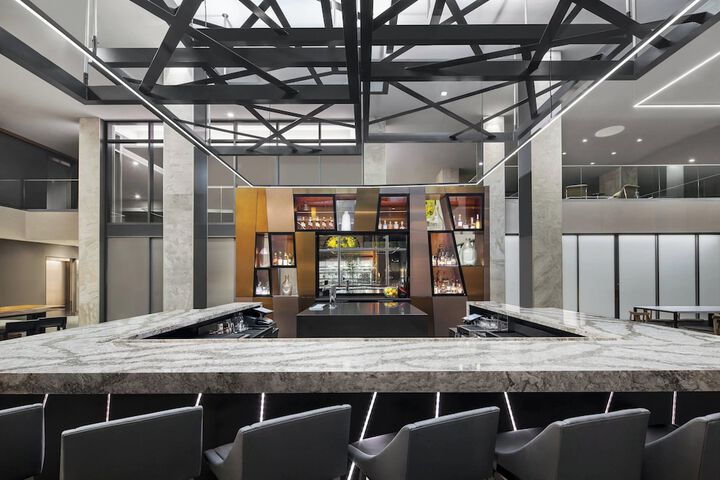 Lounge 50 of 54
