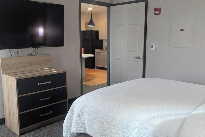 Room 54 of 68