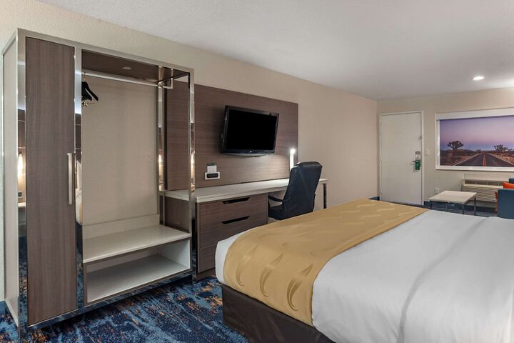 Room 42 of 60