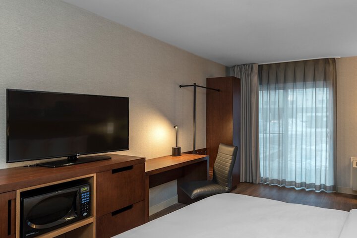 Room 19 of 35