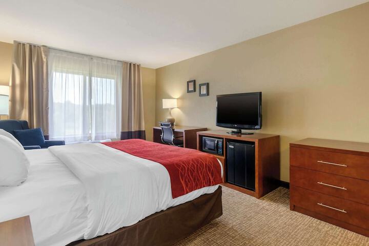 Comfort Inn & Suites Pittsburg KS