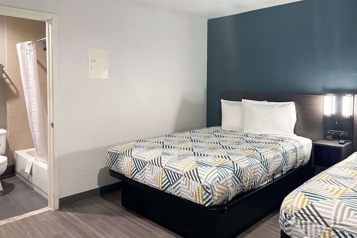 Room 25 of 29