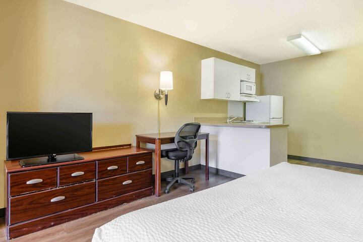 Room 14 of 27