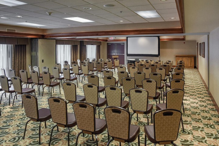 Hampton Inn & Suites Youngstown-Canfield