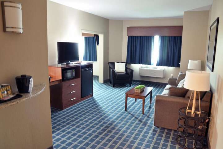Room 13 of 33
