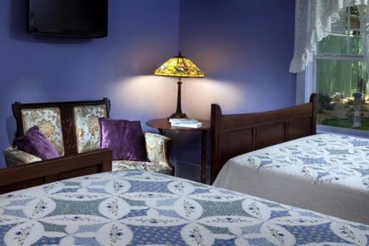 The Carriage House B & B