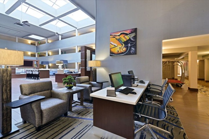 Business Center 51 of 51