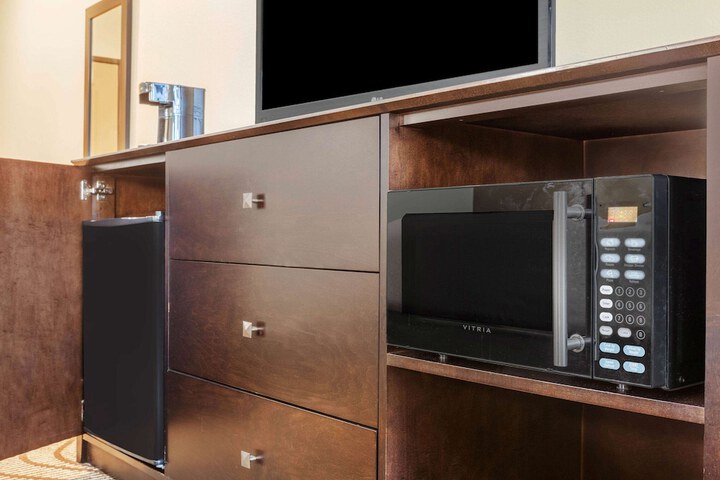 La Quinta Inn & Suites by Wyndham Beeville