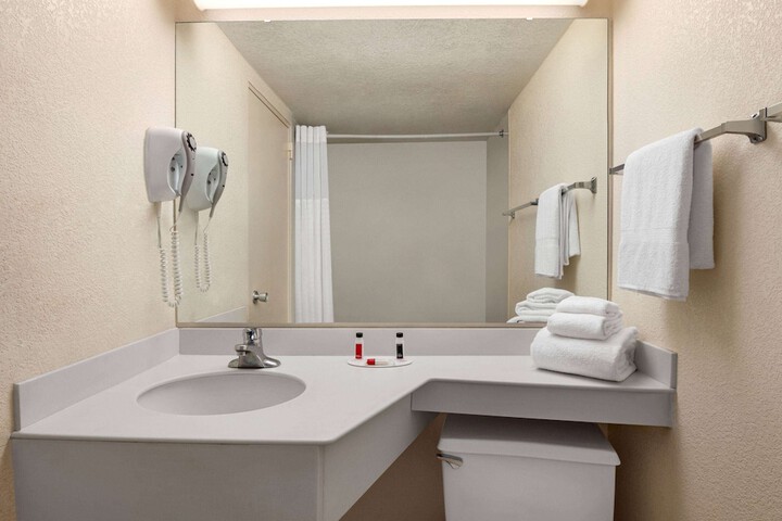Room 14 of 35