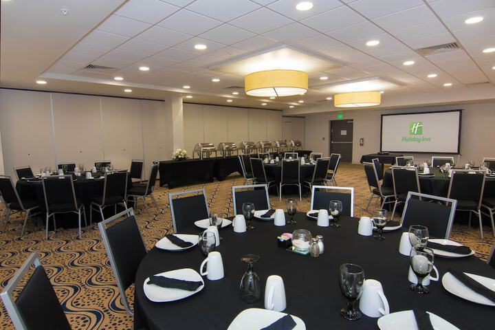 Ballroom/Hall 36 of 41
