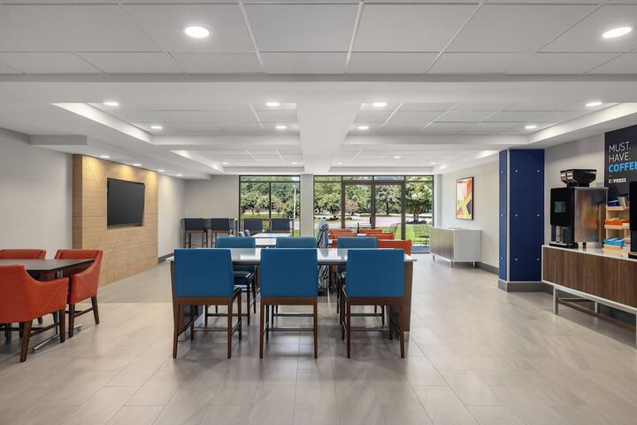 Holiday Inn Express Fayetteville – Fort Bragg by IHG