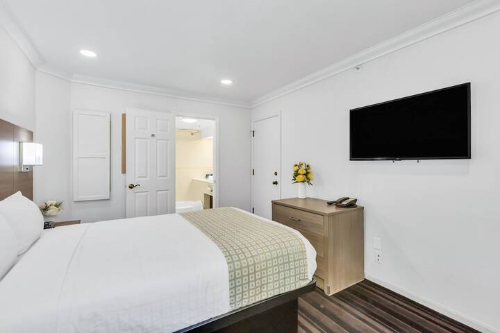 Room 34 of 61