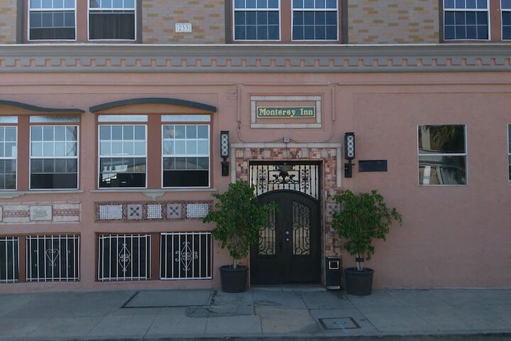 Monterey Inn Hotel