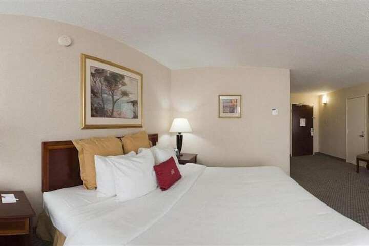 Room 12 of 16