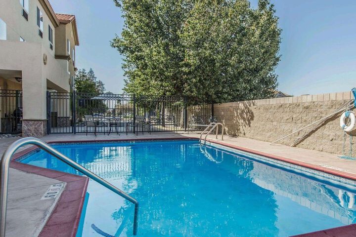 Pool 4 of 39