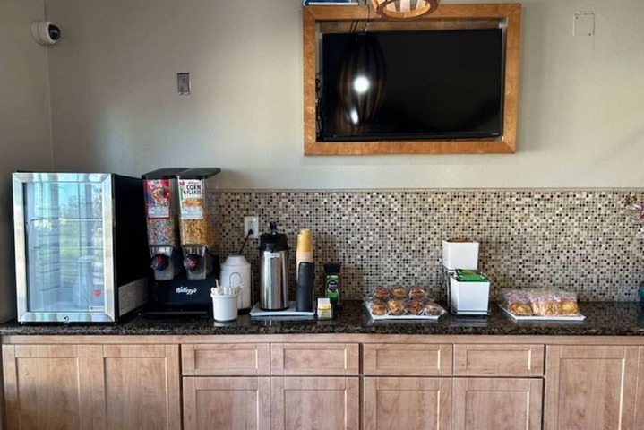 Breakfast/Coffee Service 14 of 15