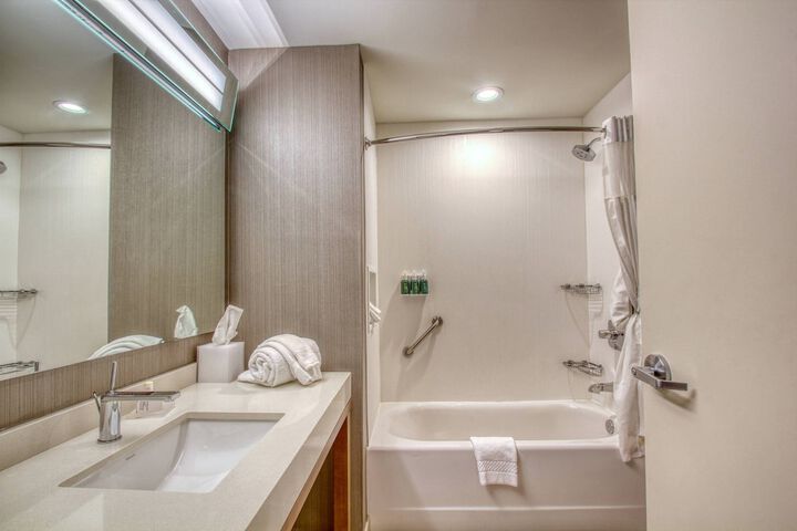 Courtyard by Marriott Fargo