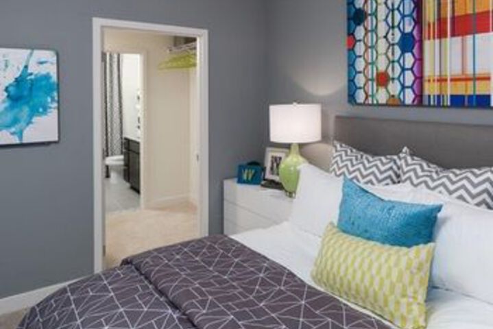 Global Luxury Suites at Park Crest Lofts