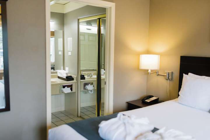 Room 32 of 58