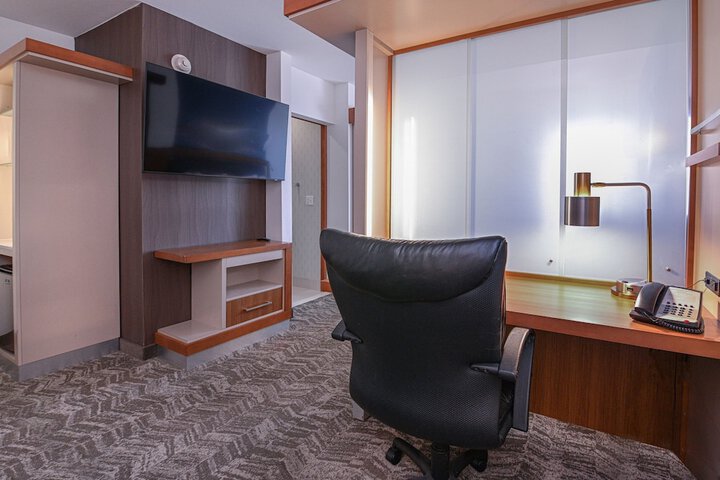Room 14 of 23