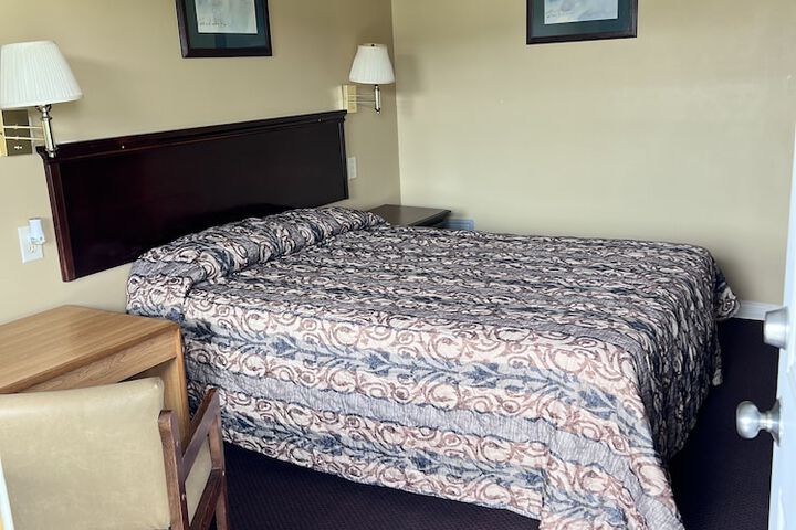 Room 9 of 30